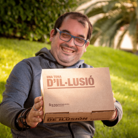 Caja de cartón 1 Tonelada de ilusión 2